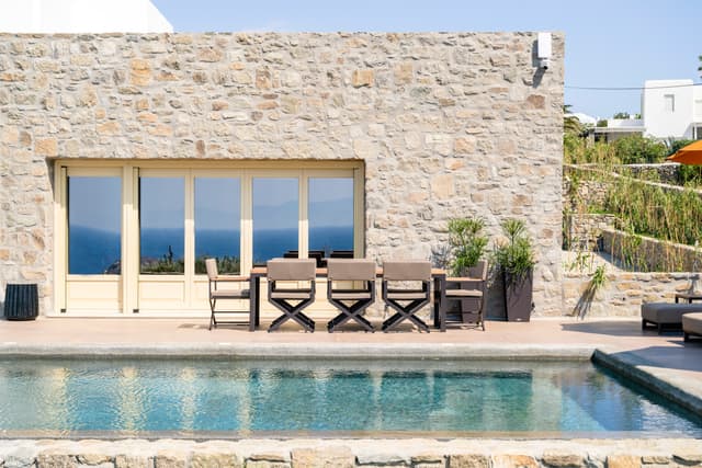 Wolf Villa 7