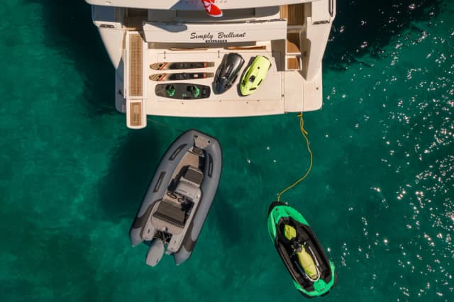 Ferretti 68 3