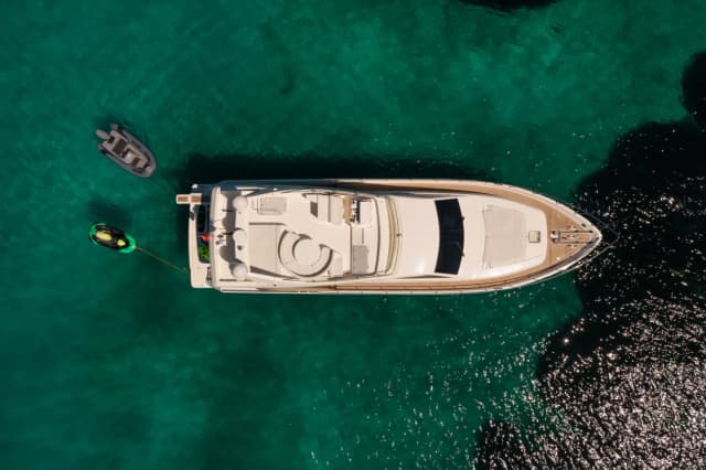 Ferretti 68 5