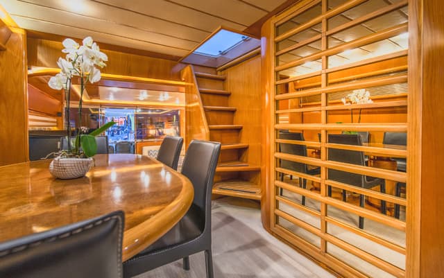 Ferretti 80 3