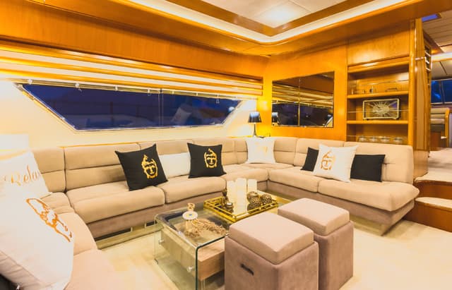 Ferretti 80 4