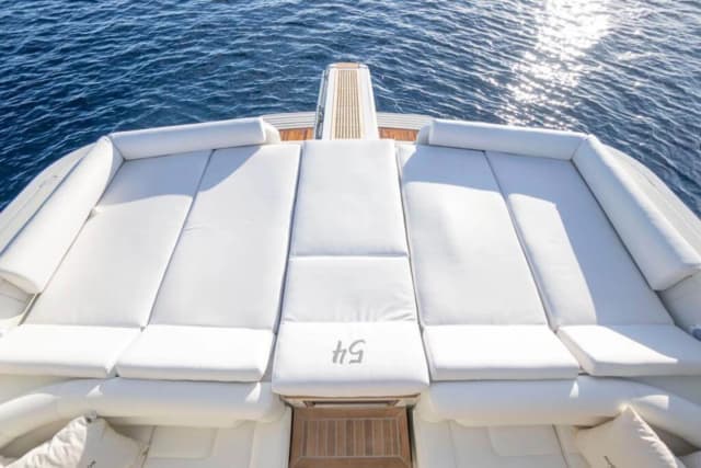 Pershing 54 3