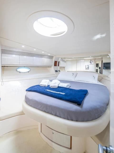 Pershing 54 6