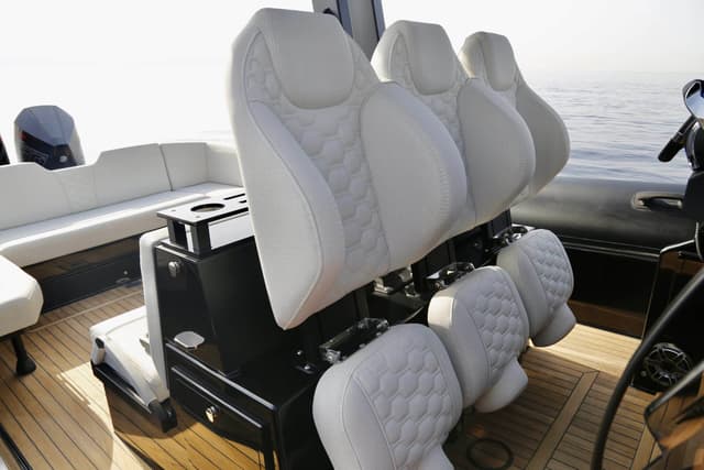 Technohull Explorer 40 2